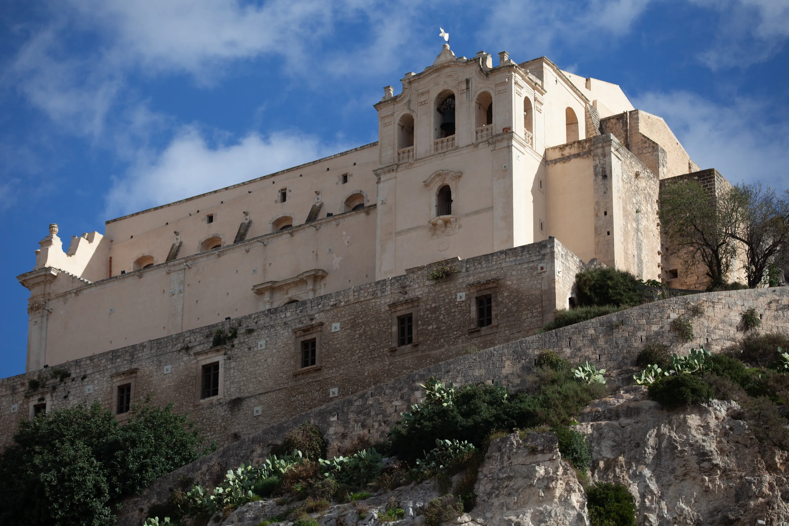Scicli, Sicilia — la chiesa di San Matteo sulla collina, città barocca patrimonio UNESCO